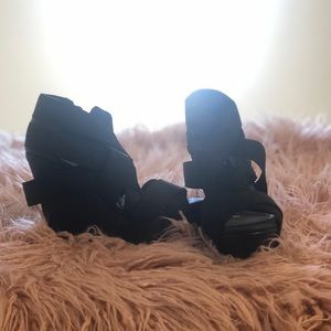 Dollhouse wedges
